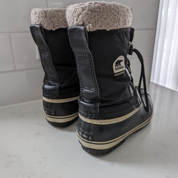 Sorel women winter boots size 6 - Picture 2 of 8